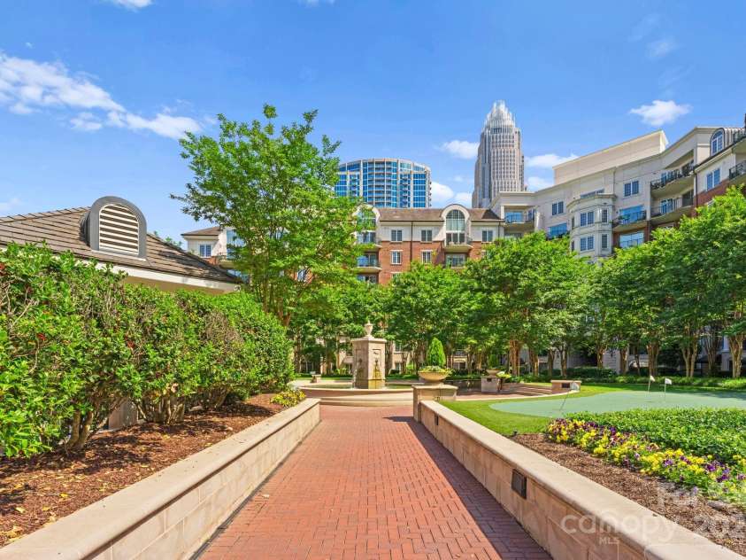 300 5th Street, Charlotte, NC 28202.  MLS# CAR4332845, YatesRealty ID 20929. Gated landscaped courtyard