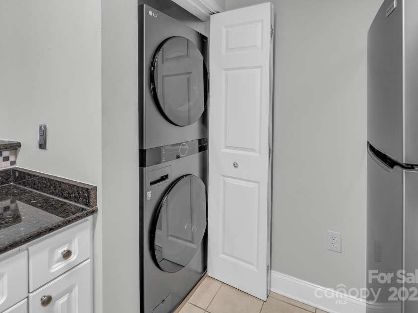 300 5th Street, Charlotte, NC 28202.  MLS# CAR4332845, YatesRealty ID 20929. New LG Stackable