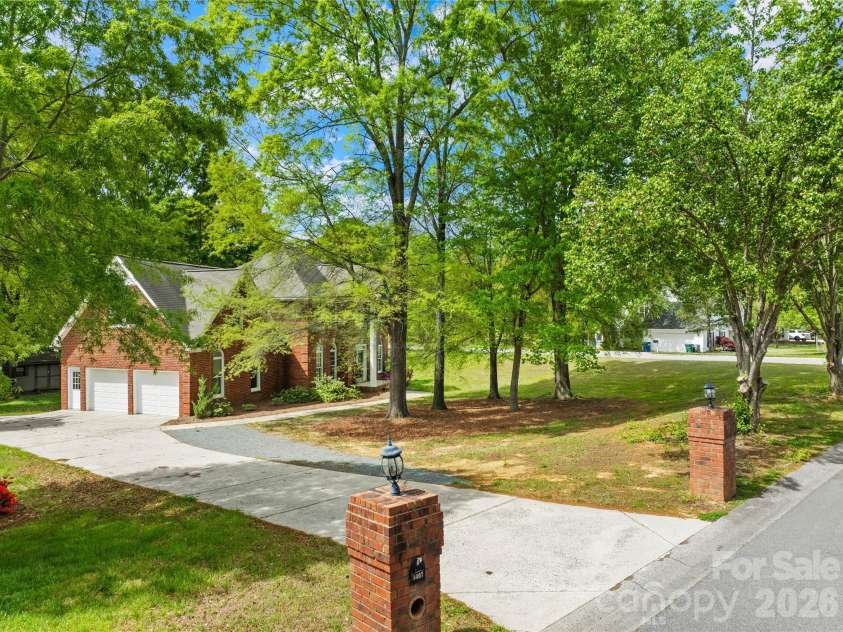 5407 Berrywood Lane, Monroe, NC 28110.  MLS# CAR4367103, YatesRealty ID 20929. 
