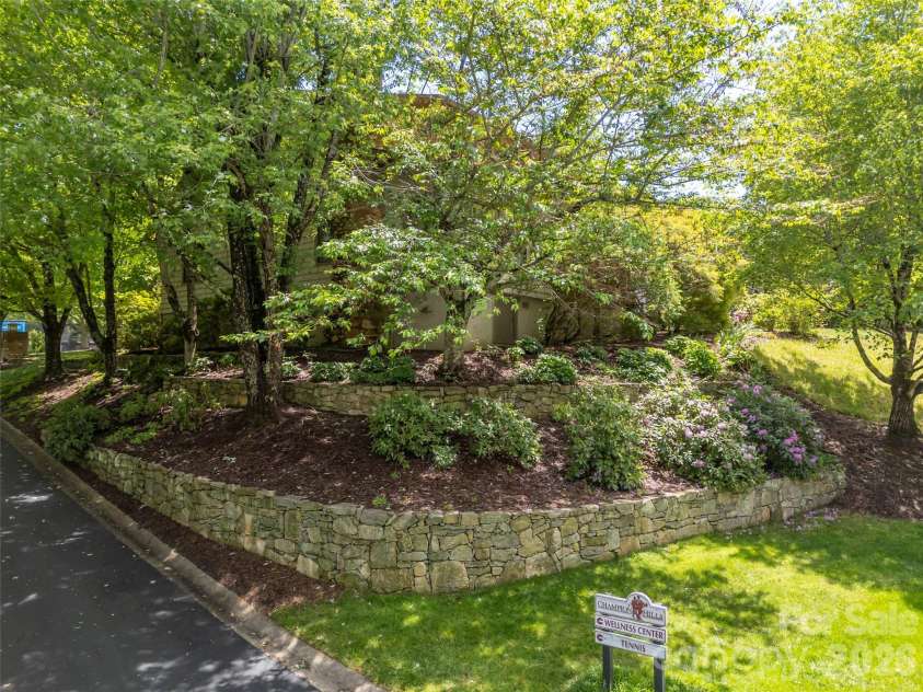 4 Lacoste Drive, Hendersonville, NC 28739.  MLS# CAR4381202, YatesRealty ID 2093. 