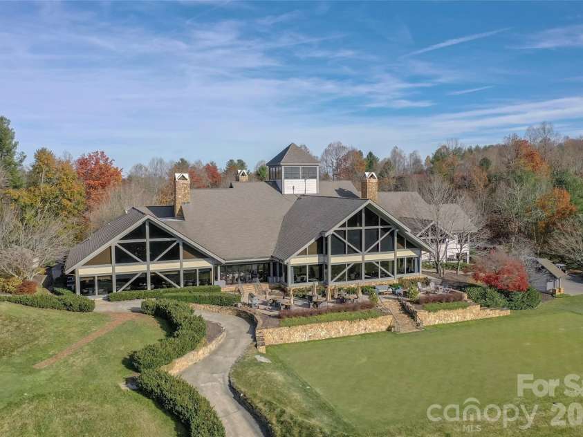4 Lacoste Drive, Hendersonville, NC 28739.  MLS# CAR4381202, YatesRealty ID 2093. 