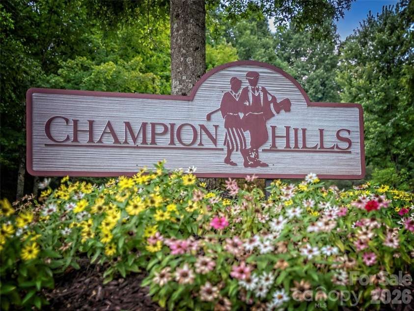 4 Lacoste Drive, Hendersonville, NC 28739.  MLS# CAR4381202, YatesRealty ID 2093. 