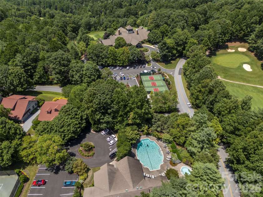 4 Lacoste Drive, Hendersonville, NC 28739.  MLS# CAR4381202, YatesRealty ID 2093. 