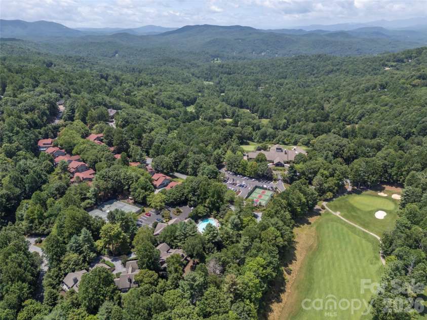 4 Lacoste Drive, Hendersonville, NC 28739.  MLS# CAR4381202, YatesRealty ID 2093. 