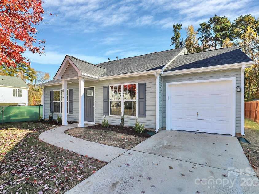 513 Stillgreen Lane, Charlotte, NC 28214.  MLS# CAR4319573, YatesRealty ID 2093. 