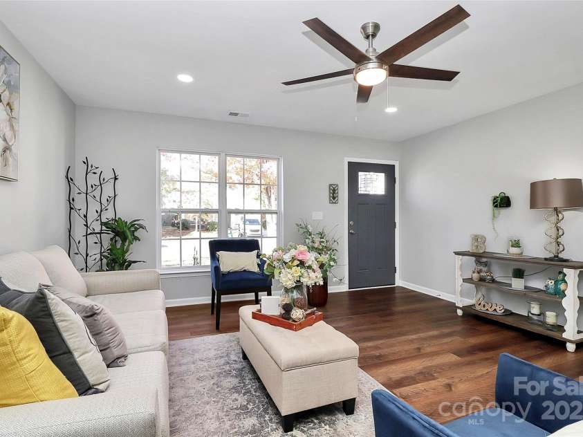 513 Stillgreen Lane, Charlotte, NC 28214.  MLS# CAR4319573, YatesRealty ID 2093. 