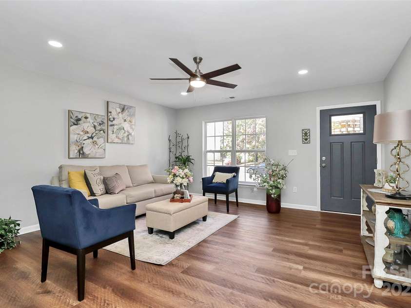 513 Stillgreen Lane, Charlotte, NC 28214.  MLS# CAR4319573, YatesRealty ID 2093. 