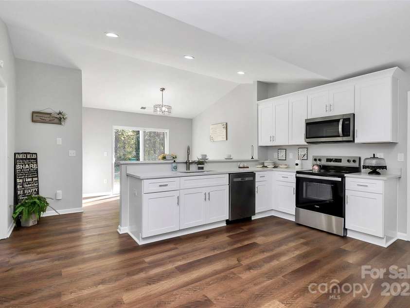 513 Stillgreen Lane, Charlotte, NC 28214.  MLS# CAR4319573, YatesRealty ID 2093. 