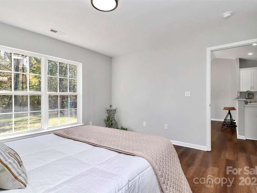 513 Stillgreen Lane, Charlotte, NC 28214.  MLS# CAR4319573, YatesRealty ID 2093. 