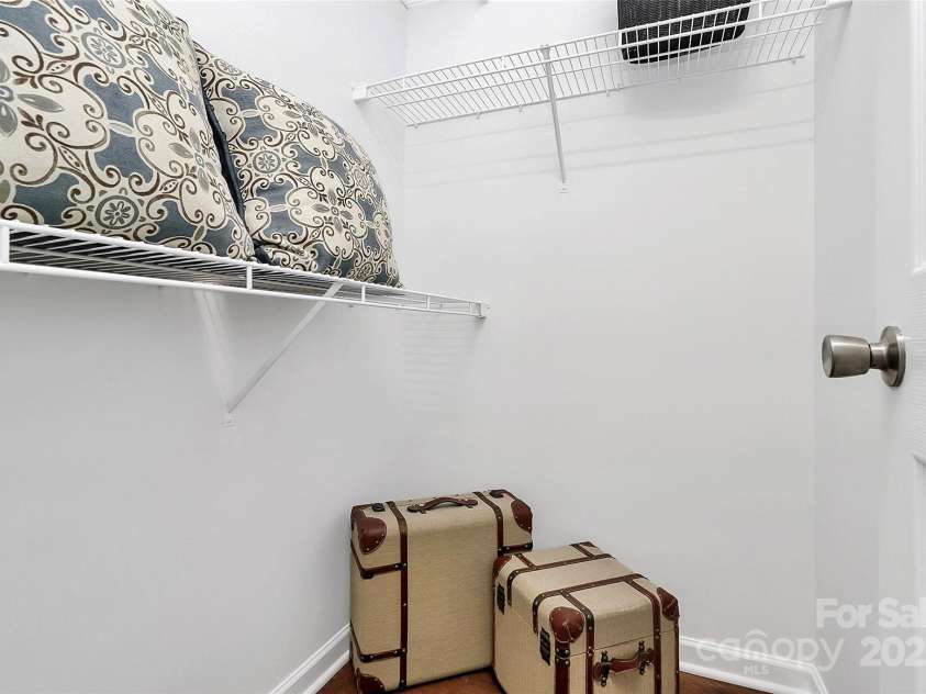 513 Stillgreen Lane, Charlotte, NC 28214.  MLS# CAR4319573, YatesRealty ID 2093. 