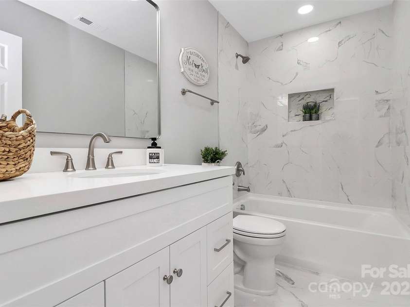 513 Stillgreen Lane, Charlotte, NC 28214.  MLS# CAR4319573, YatesRealty ID 2093. 