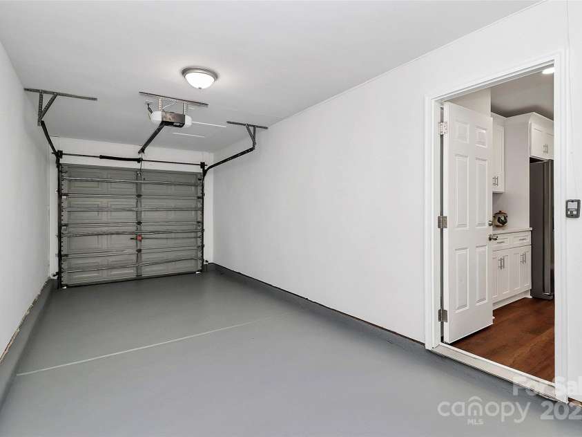 513 Stillgreen Lane, Charlotte, NC 28214.  MLS# CAR4319573, YatesRealty ID 2093. 