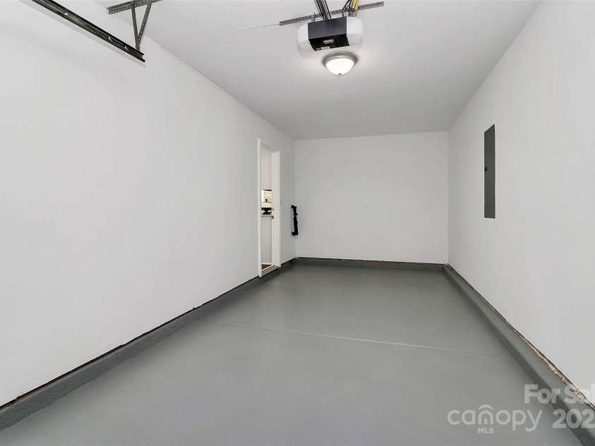 513 Stillgreen Lane, Charlotte, NC 28214.  MLS# CAR4319573, YatesRealty ID 2093. 