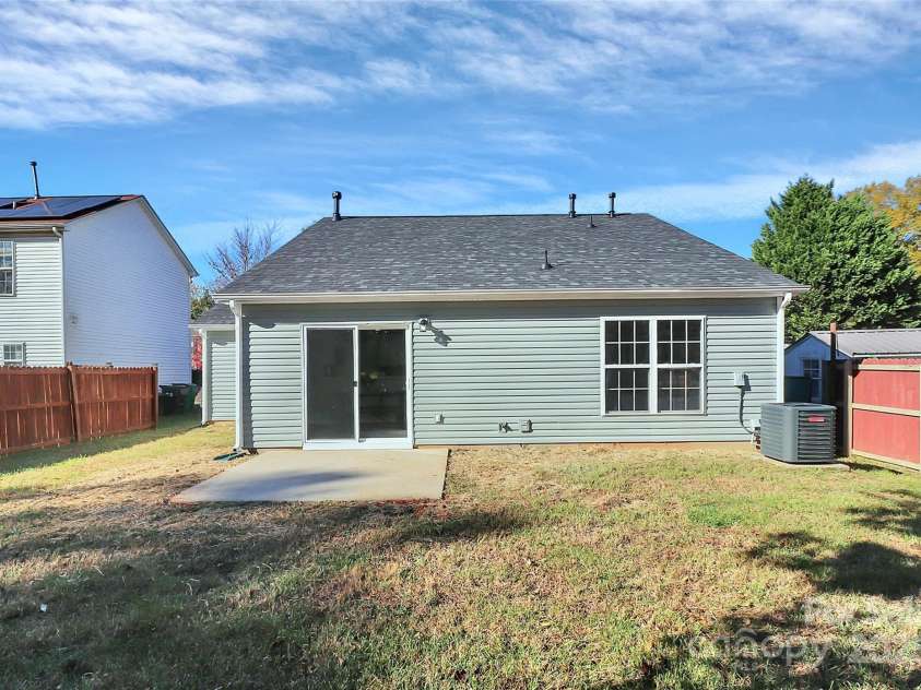 513 Stillgreen Lane, Charlotte, NC 28214.  MLS# CAR4319573, YatesRealty ID 2093. 