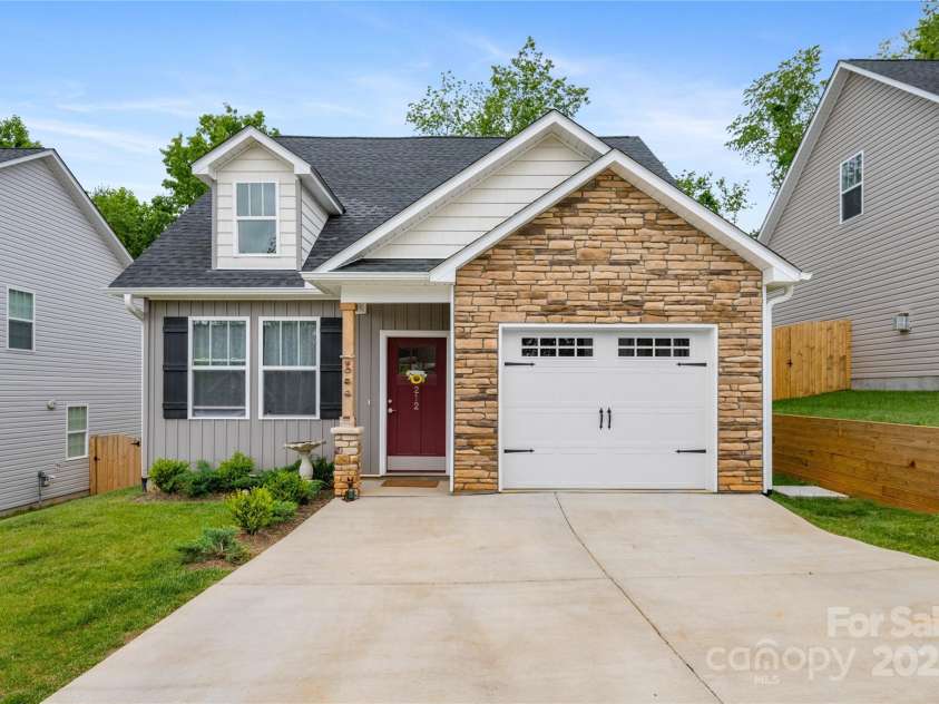212 Rockrose Court, Asheville, NC 28803.  MLS# CAR4264269, YatesRealty ID 20930. 