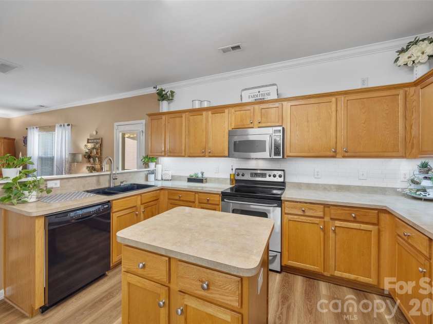 3419 Pickney Bluff, Fort Mill, SC 29715.  MLS# CAR4368329, YatesRealty ID 20930. 