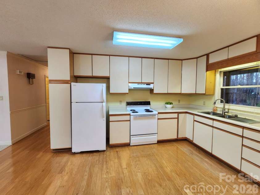 2919 Teton Drive, Newton, NC 28658.  MLS# CAR4334516, YatesRealty ID 20931. 