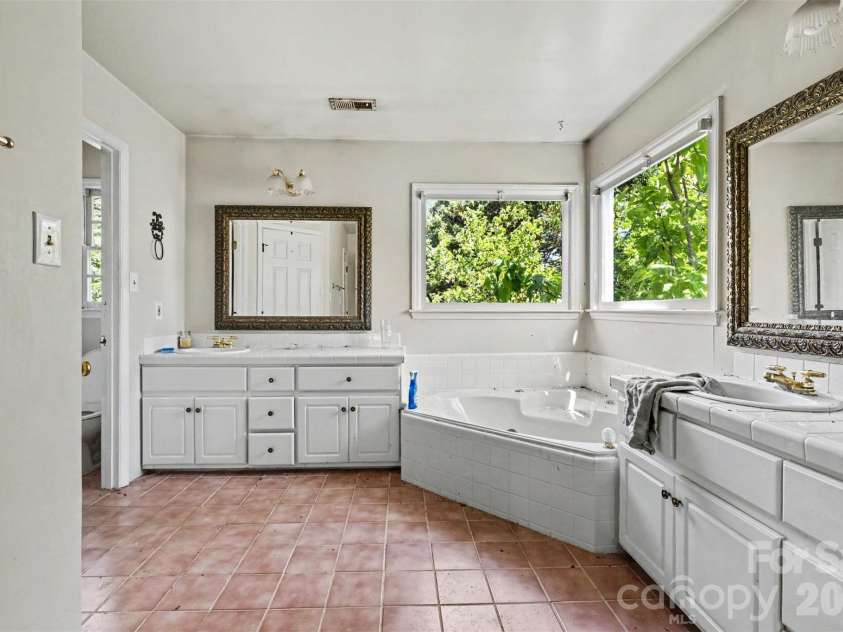 1504 Plantation Trail, Gastonia, NC 28056.  MLS# CAR4378157, YatesRealty ID 20932. 