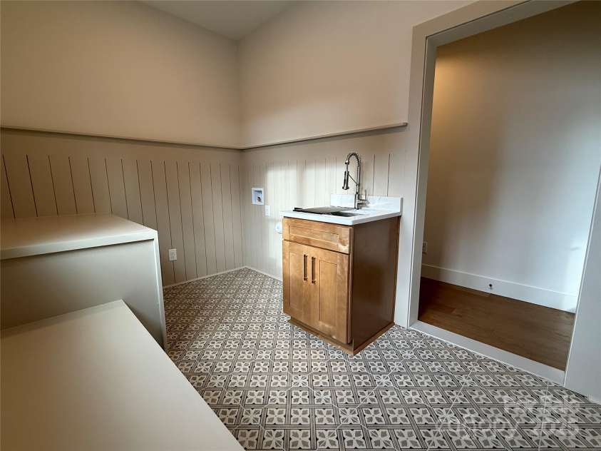 1721 S New Hope Road, Gastonia, NC 28054.  MLS# CAR4267967, YatesRealty ID 20932. 