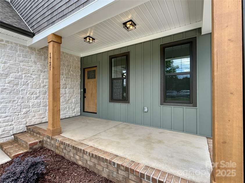 1721 S New Hope Road, Gastonia, NC 28054.  MLS# CAR4267967, YatesRealty ID 20932. 
