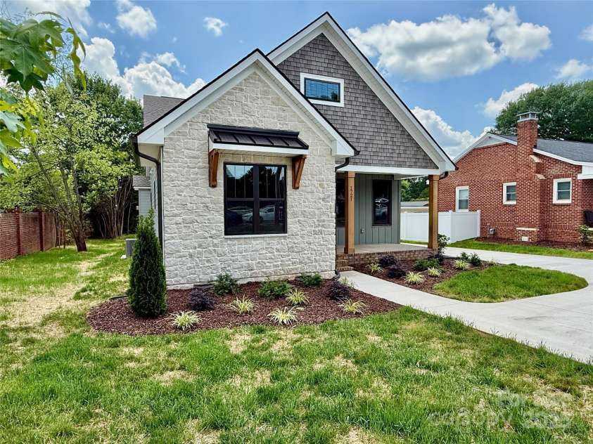 1721 S New Hope Road, Gastonia, NC 28054.  MLS# CAR4267967, YatesRealty ID 20932. 