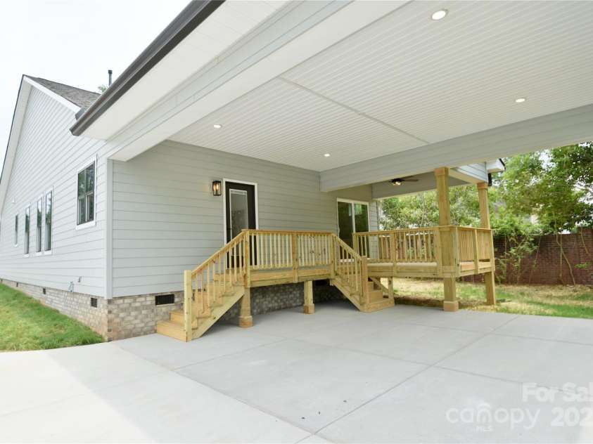 1721 S New Hope Road, Gastonia, NC 28054.  MLS# CAR4267967, YatesRealty ID 20932. 