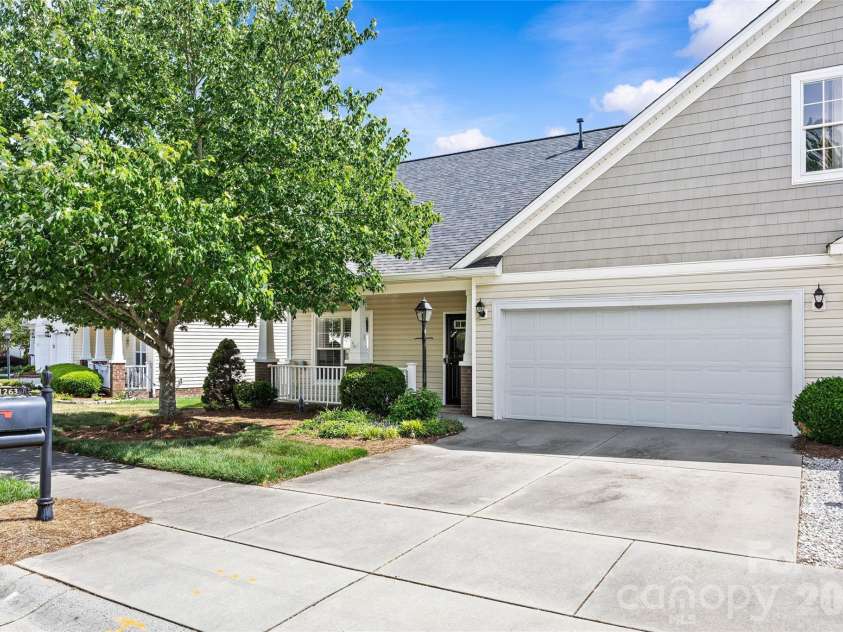 1263 Curry Way, Matthews, NC 28104.  MLS# CAR4378848, YatesRealty ID 20933. 