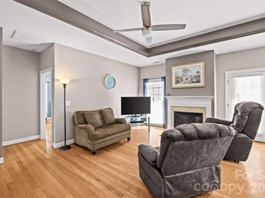 1263 Curry Way, Matthews, NC 28104.  MLS# CAR4378848, YatesRealty ID 20933. 