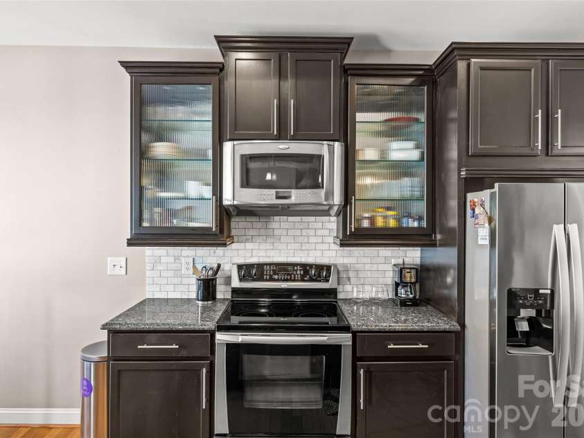 1263 Curry Way, Matthews, NC 28104.  MLS# CAR4378848, YatesRealty ID 20933. 