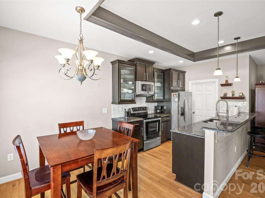 1263 Curry Way, Matthews, NC 28104.  MLS# CAR4378848, YatesRealty ID 20933. 