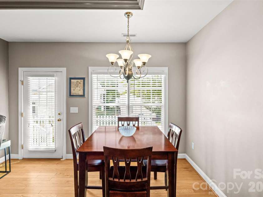 1263 Curry Way, Matthews, NC 28104.  MLS# CAR4378848, YatesRealty ID 20933. 