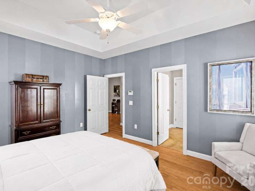 1263 Curry Way, Matthews, NC 28104.  MLS# CAR4378848, YatesRealty ID 20933. 