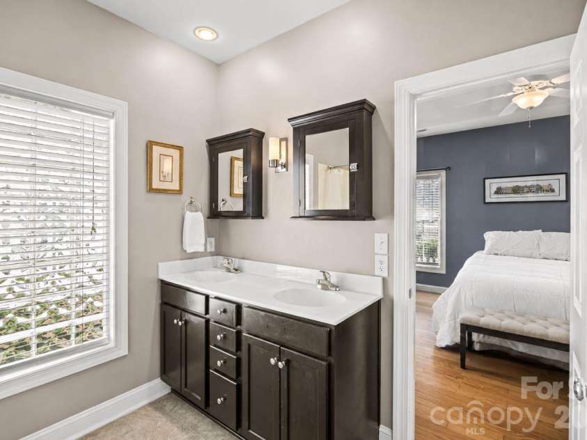 1263 Curry Way, Matthews, NC 28104.  MLS# CAR4378848, YatesRealty ID 20933. 