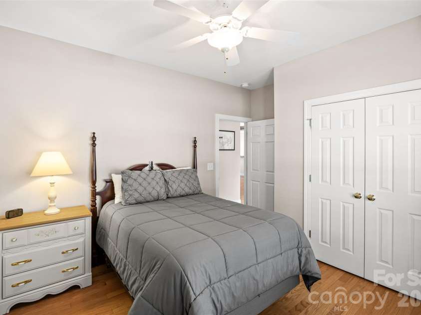 1263 Curry Way, Matthews, NC 28104.  MLS# CAR4378848, YatesRealty ID 20933. 