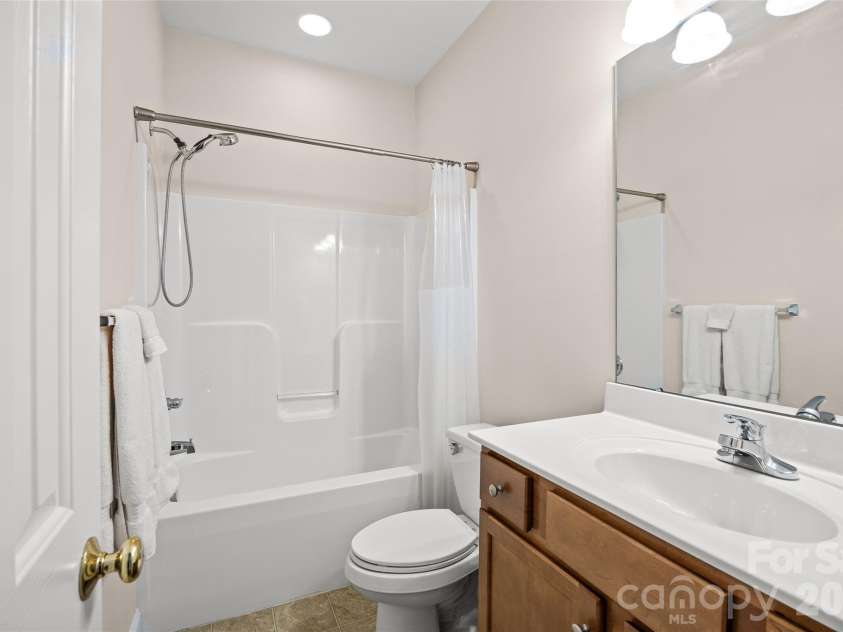 1263 Curry Way, Matthews, NC 28104.  MLS# CAR4378848, YatesRealty ID 20933. 