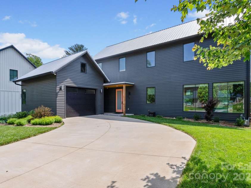 20 Malvern Walk, Asheville, NC 28806.  MLS# CAR4269584, YatesRealty ID 20933. 