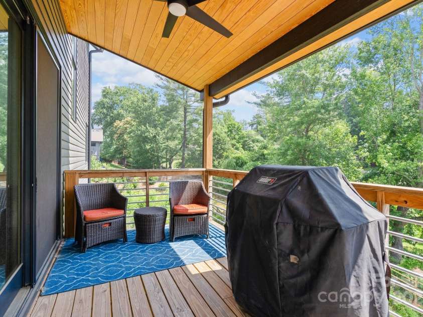 20 Malvern Walk, Asheville, NC 28806.  MLS# CAR4269584, YatesRealty ID 20933. 