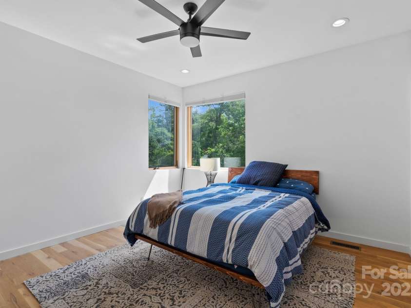 20 Malvern Walk, Asheville, NC 28806.  MLS# CAR4269584, YatesRealty ID 20933. 