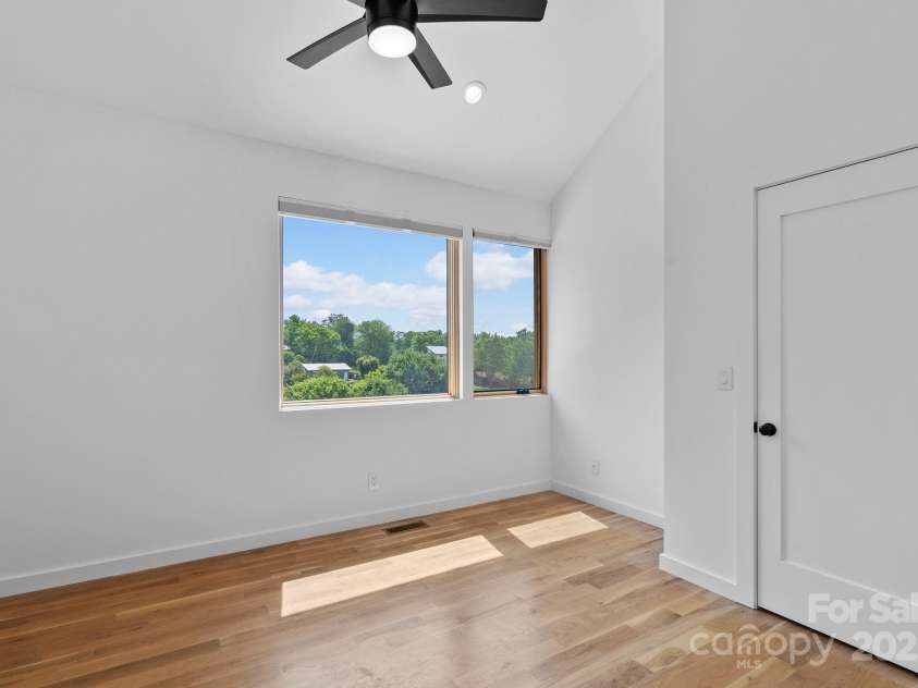 20 Malvern Walk, Asheville, NC 28806.  MLS# CAR4269584, YatesRealty ID 20933. 