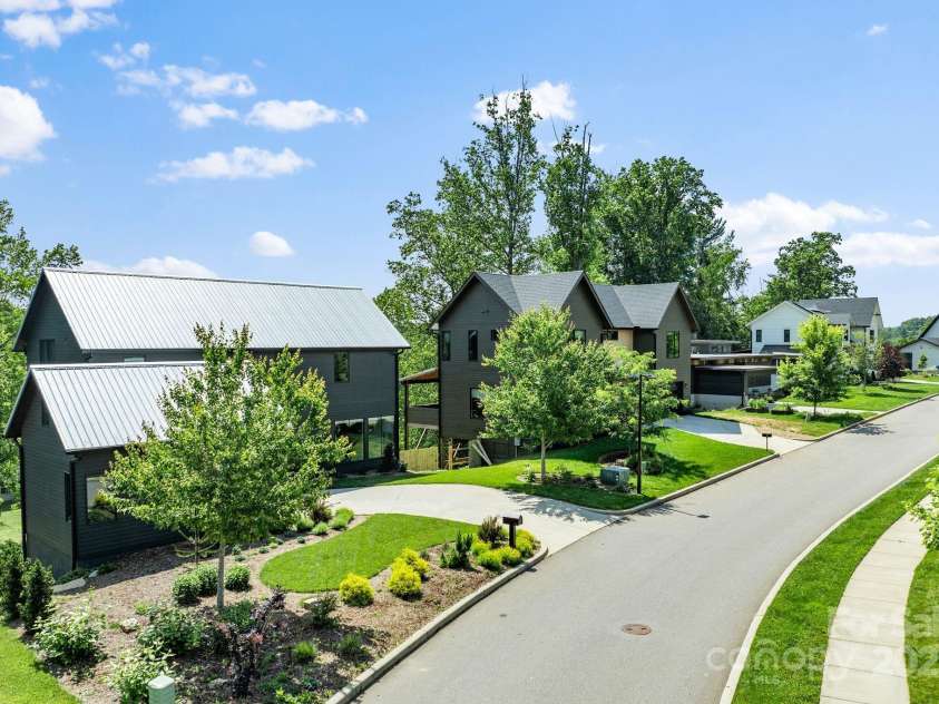 20 Malvern Walk, Asheville, NC 28806.  MLS# CAR4269584, YatesRealty ID 20933. 