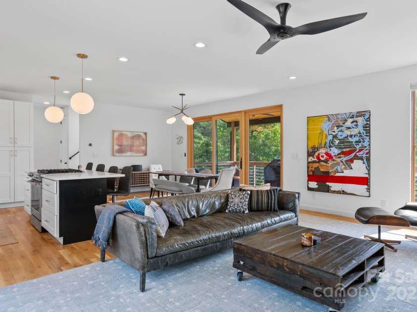 20 Malvern Walk, Asheville, NC 28806.  MLS# CAR4321807, YatesRealty ID 20933. 