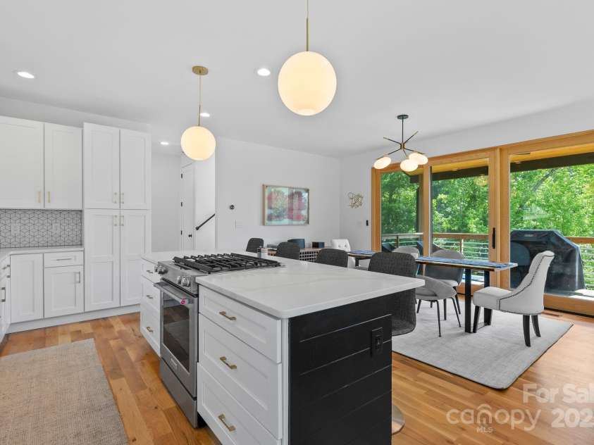 20 Malvern Walk, Asheville, NC 28806.  MLS# CAR4321807, YatesRealty ID 20933. 