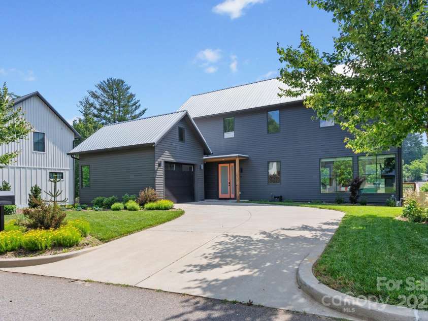 20 Malvern Walk, Asheville, NC 28806.  MLS# CAR4321807, YatesRealty ID 20933. 
