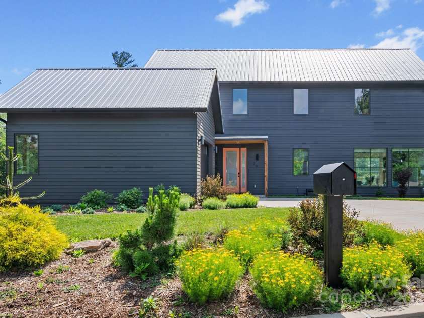 20 Malvern Walk, Asheville, NC 28806.  MLS# CAR4321807, YatesRealty ID 20933. 