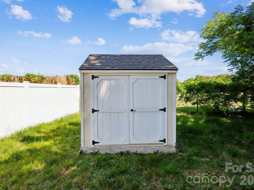 408 Park Avenue, Gastonia, NC 28054.  MLS# CAR4371754, YatesRealty ID 20934. 