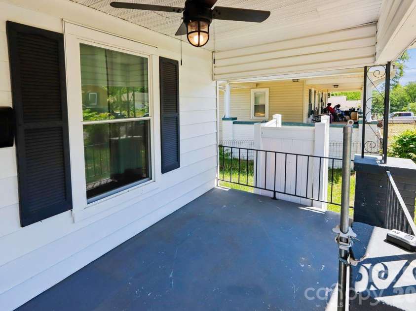 408 Park Avenue, Gastonia, NC 28054.  MLS# CAR4371754, YatesRealty ID 20934. 
