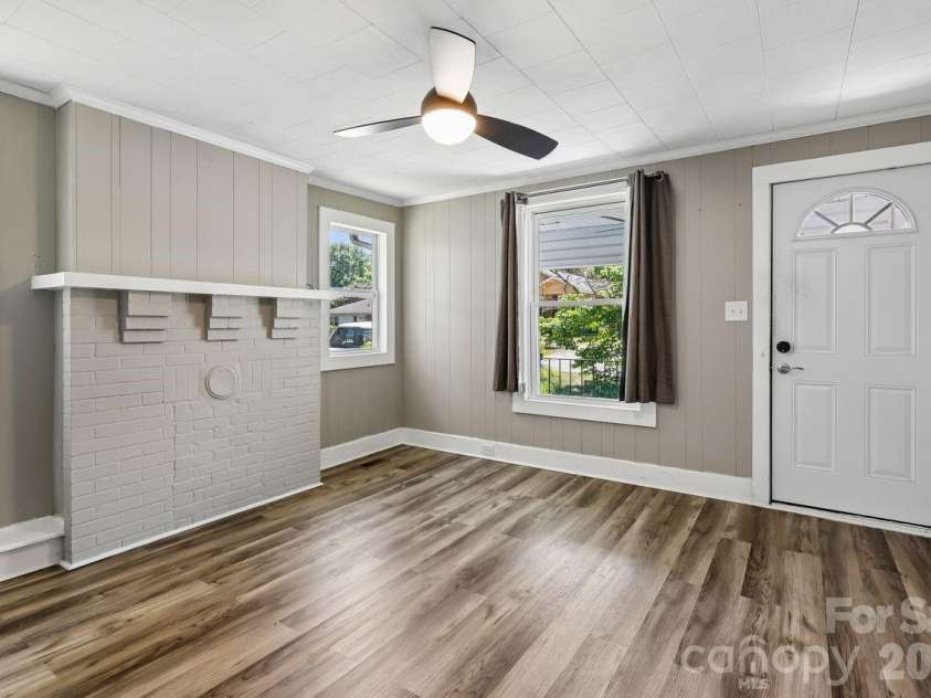 408 Park Avenue, Gastonia, NC 28054.  MLS# CAR4371754, YatesRealty ID 20934. 