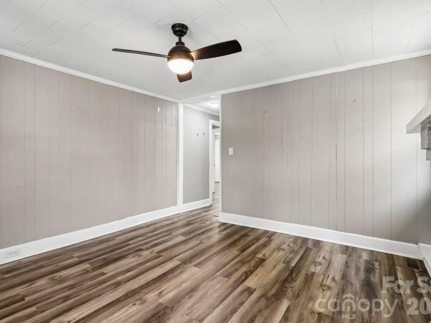 408 Park Avenue, Gastonia, NC 28054.  MLS# CAR4371754, YatesRealty ID 20934. 
