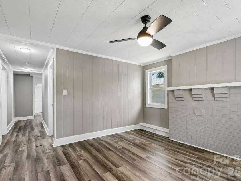 408 Park Avenue, Gastonia, NC 28054.  MLS# CAR4371754, YatesRealty ID 20934. 