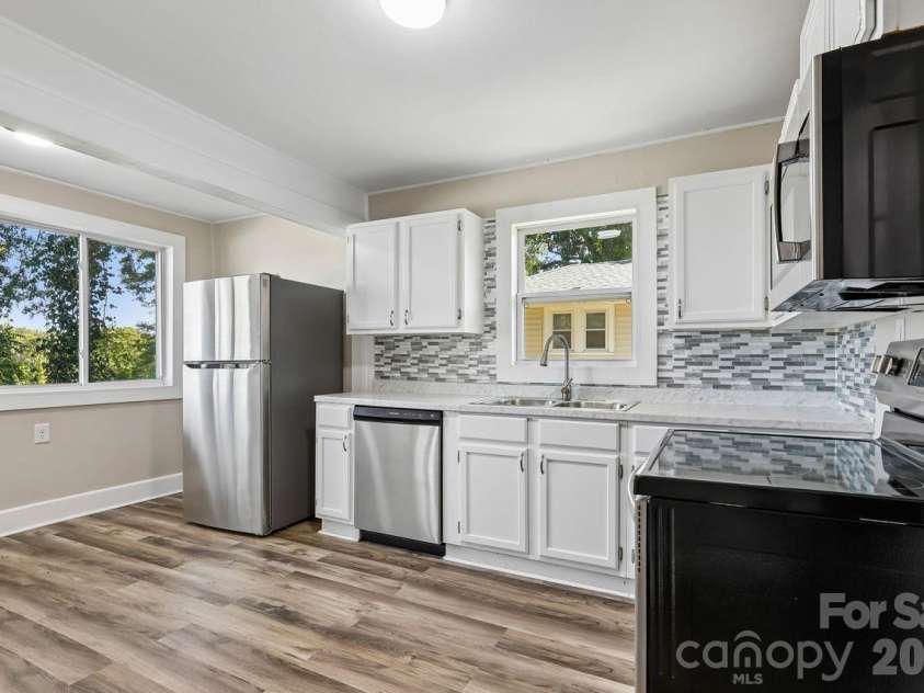 408 Park Avenue, Gastonia, NC 28054.  MLS# CAR4371754, YatesRealty ID 20934. 